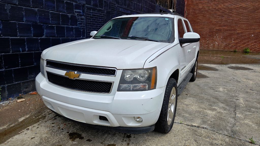 2012 Chevrolet Avalanche LS's photo